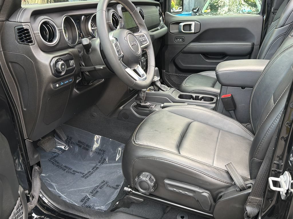 Used 2023 Jeep Wrangler Unlimited Sahara AWD/4WD image 13