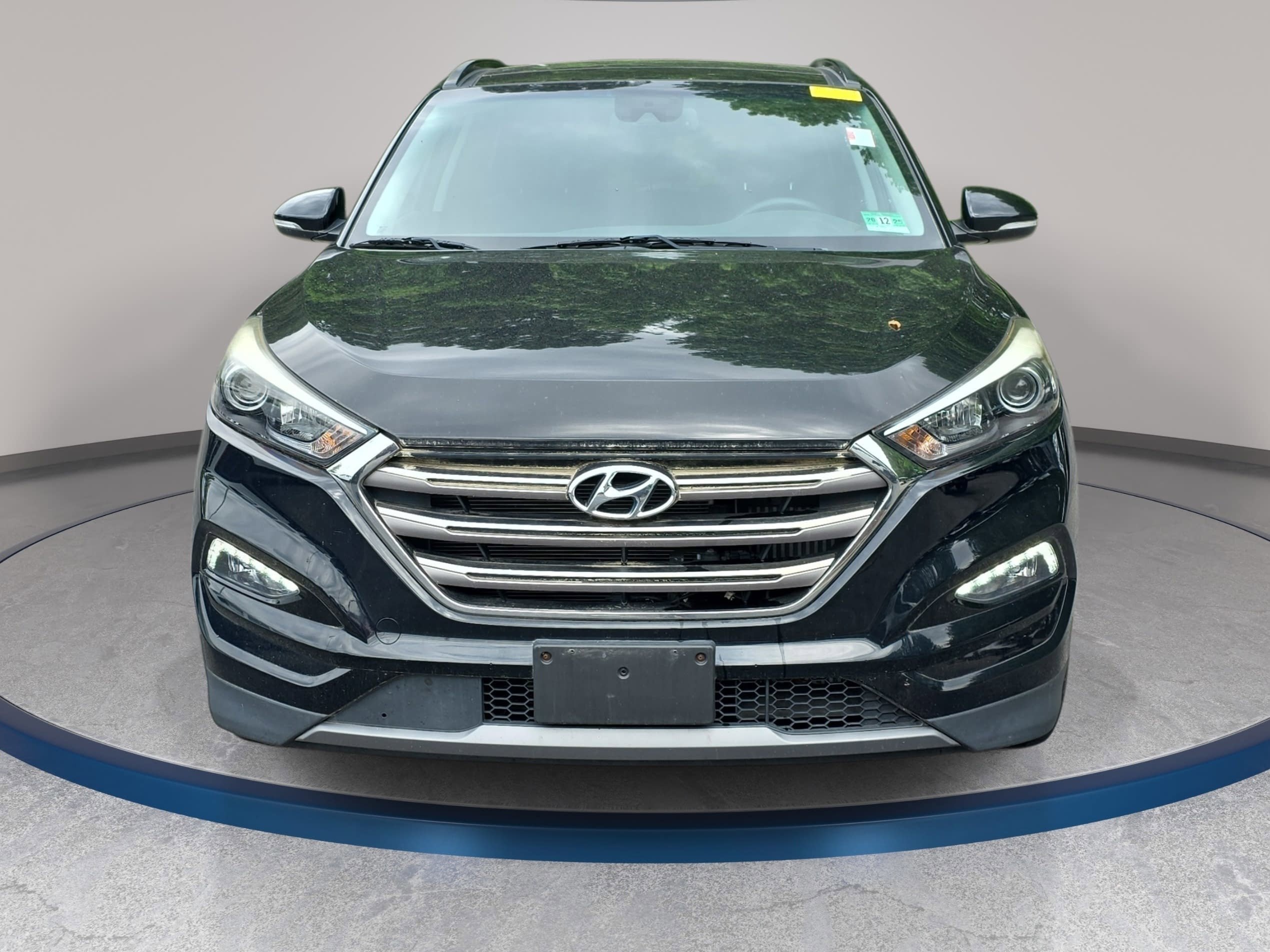 Used 2016 Hyundai Tucson Limited w/ Option Group 03 AWD/4WD image 4