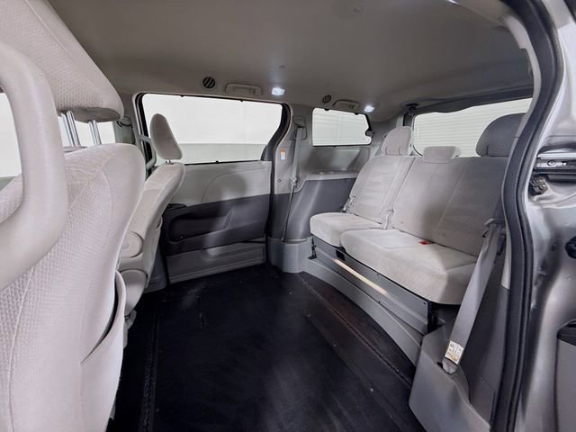 Used 2017 Toyota Sienna LE FWD image 8