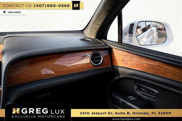 Used 2022 Bentley Bentayga AWD/4WD image 46