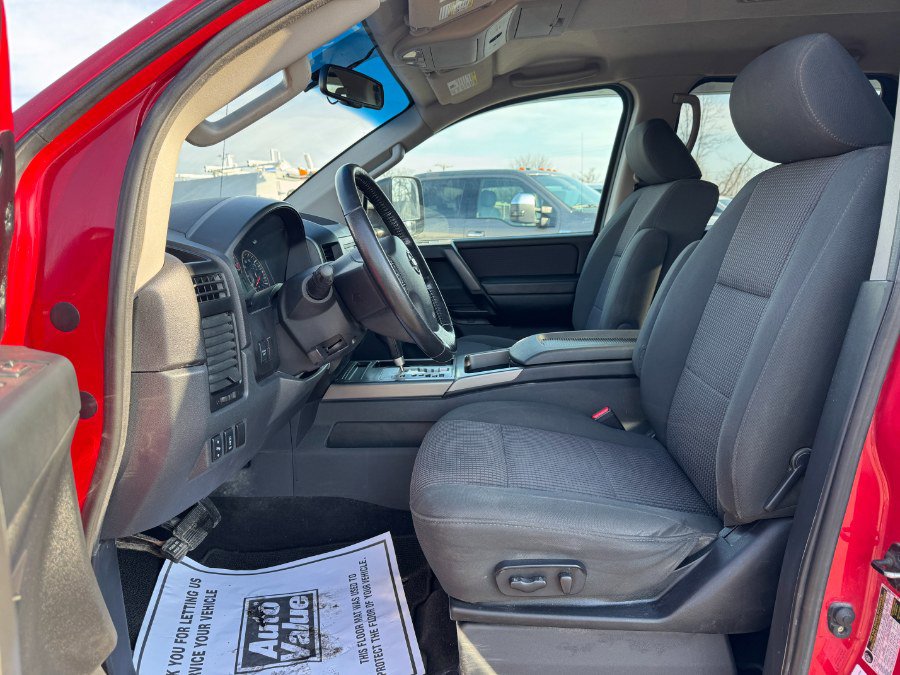 Used 2012 Nissan Titan SV AWD/4WD image 15