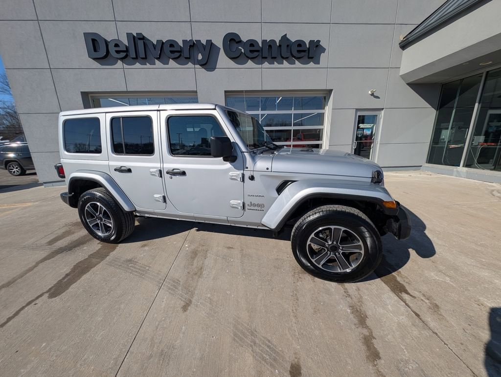 Used 2023 Jeep Wrangler Sahara image 4