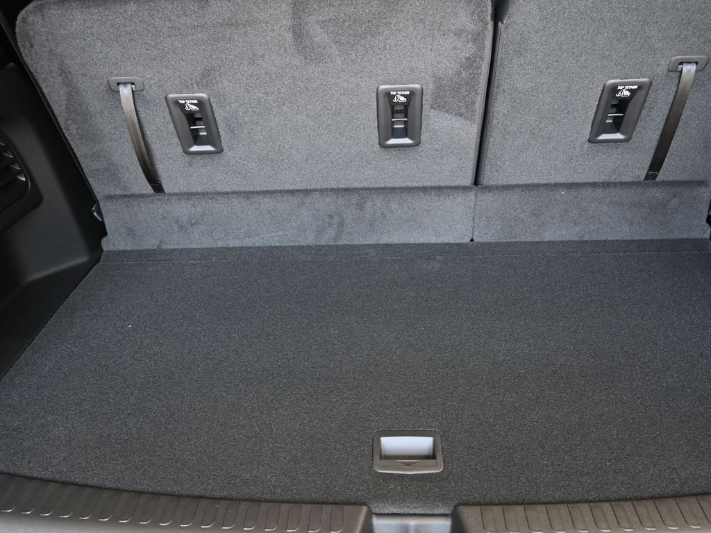 New 2026 Chevrolet Traverse LT w/ Driver Confidence Package FWD image 20