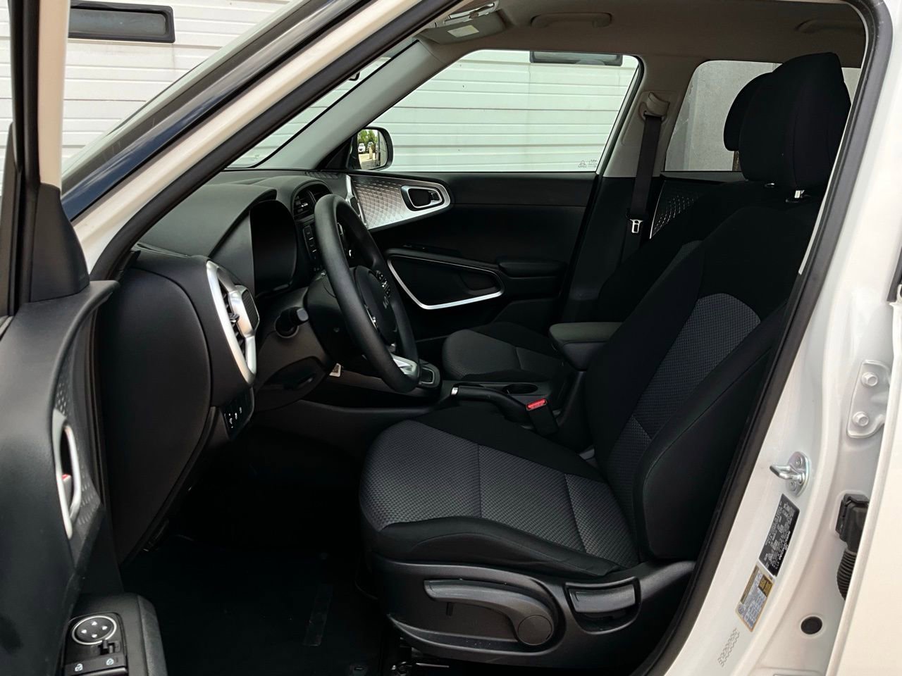 Used 2025 Kia Soul LX w/ LX Technology Package image 10