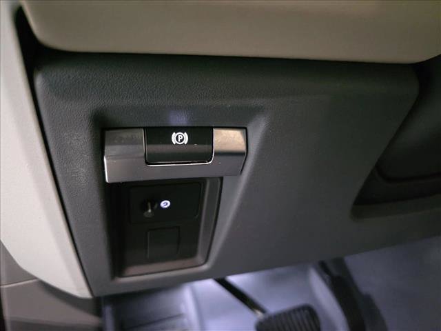 Used 2024 Land Rover Defender 110 X-Dynamic SE AWD/4WD image 25