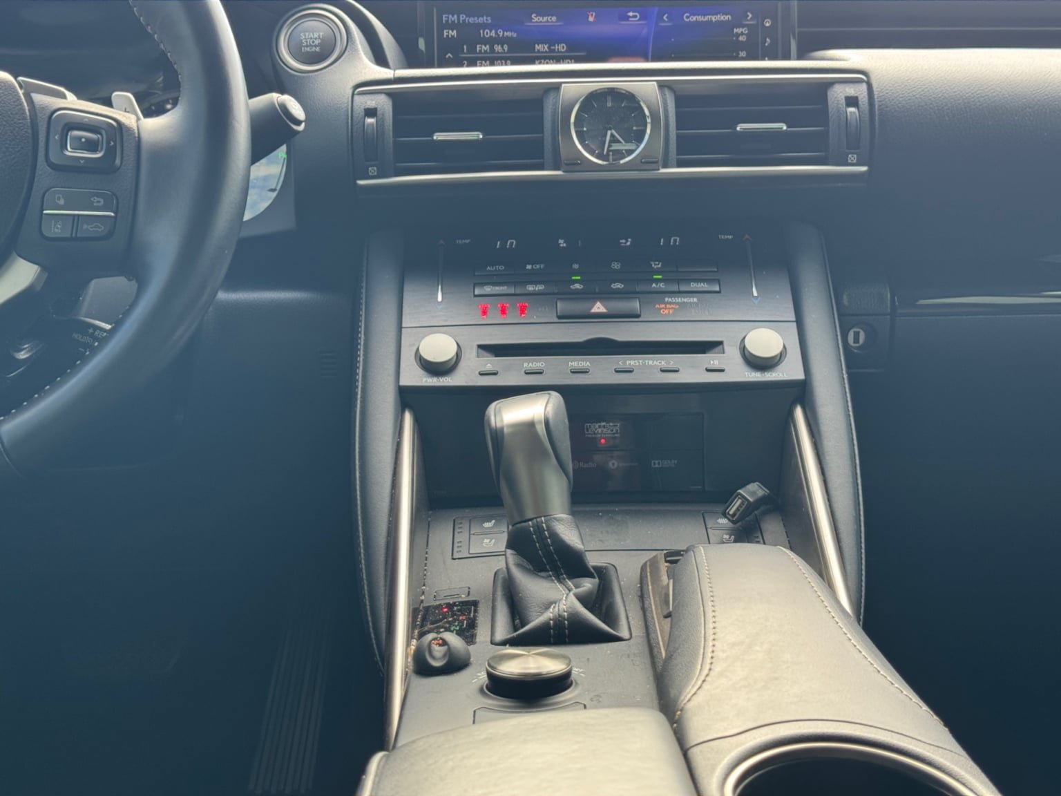 Used 2018 Lexus IS 300 w/ Comfort Package RWD image 15