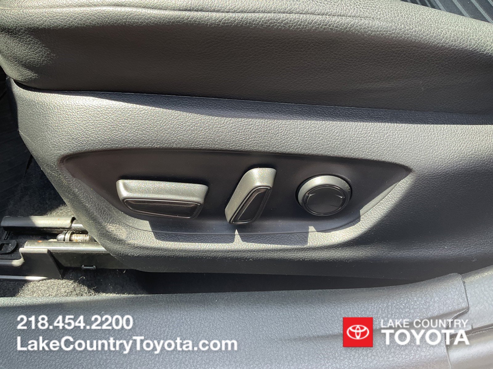 Used 2024 Toyota Camry SE FWD image 21