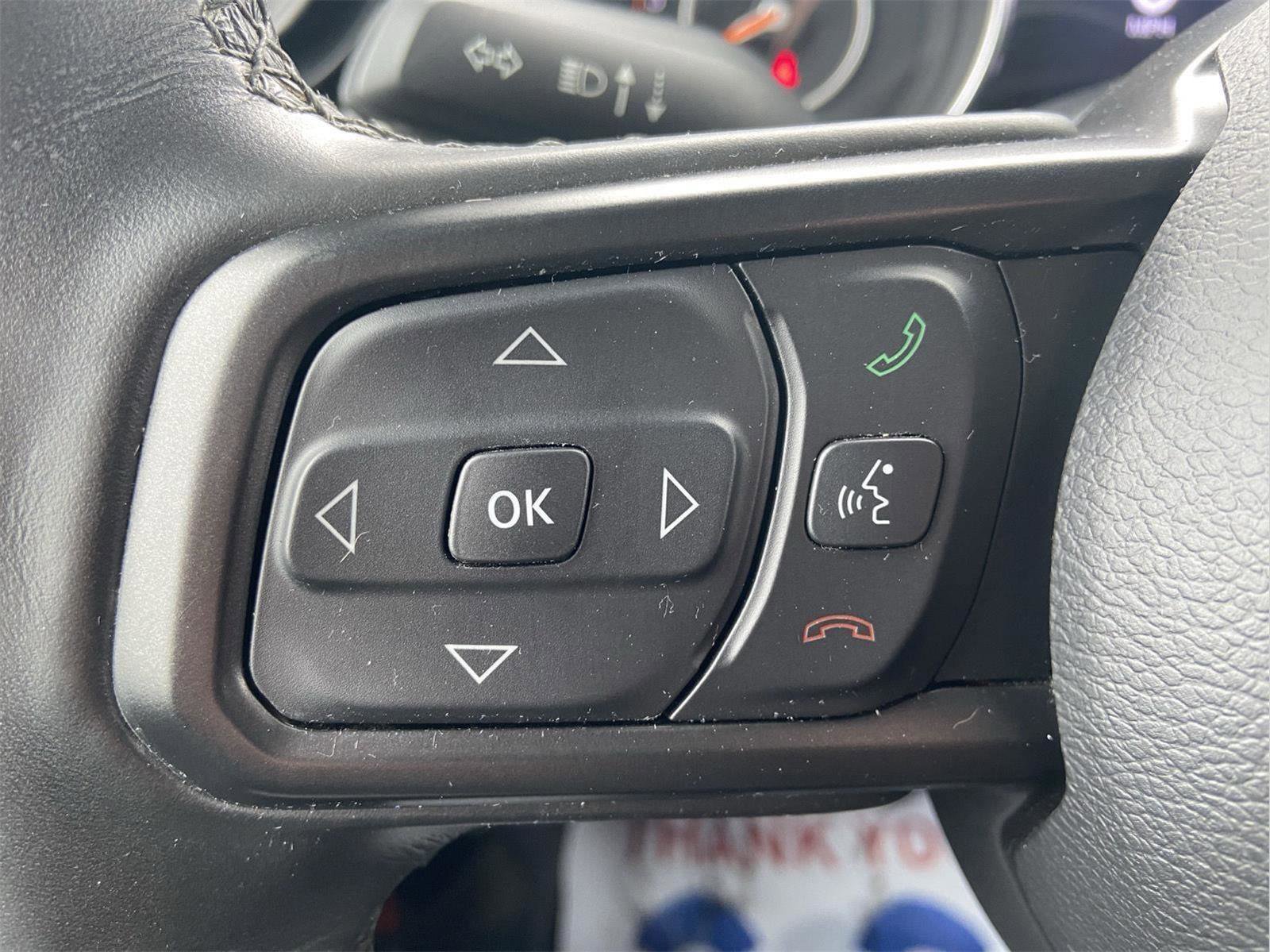 Used 2022 Jeep Gladiator Willys AWD/4WD image 26