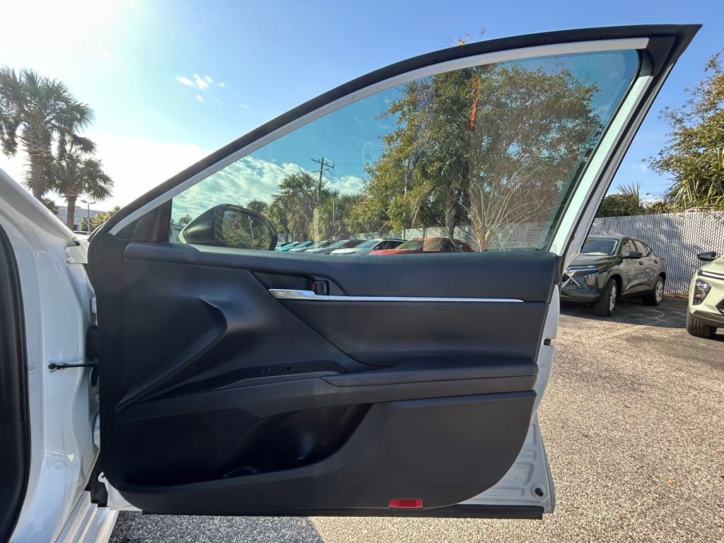 Used 2024 Toyota Camry SE w/ Audio Upgrade Package image 28