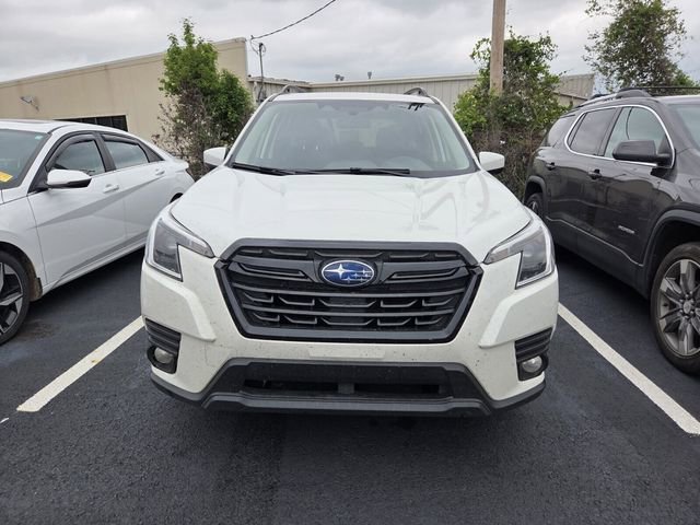 Used 2022 Subaru Forester Premium AWD/4WD image 2