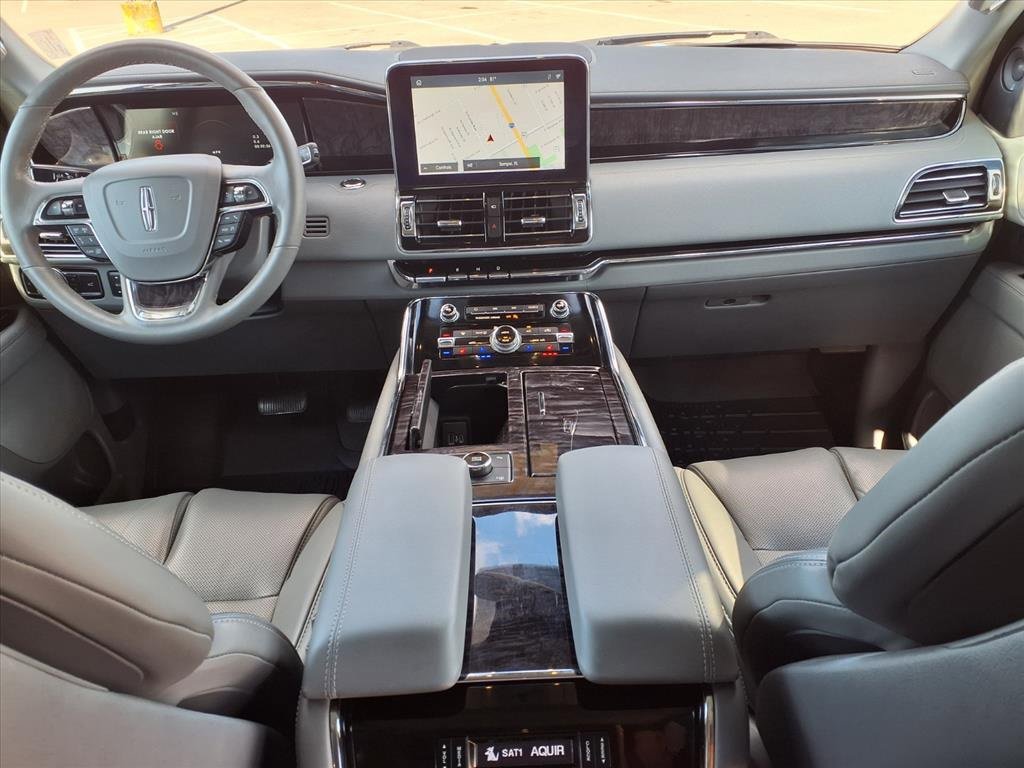 Used 2020 Lincoln Navigator Reserve w/ Luxury Package image 17