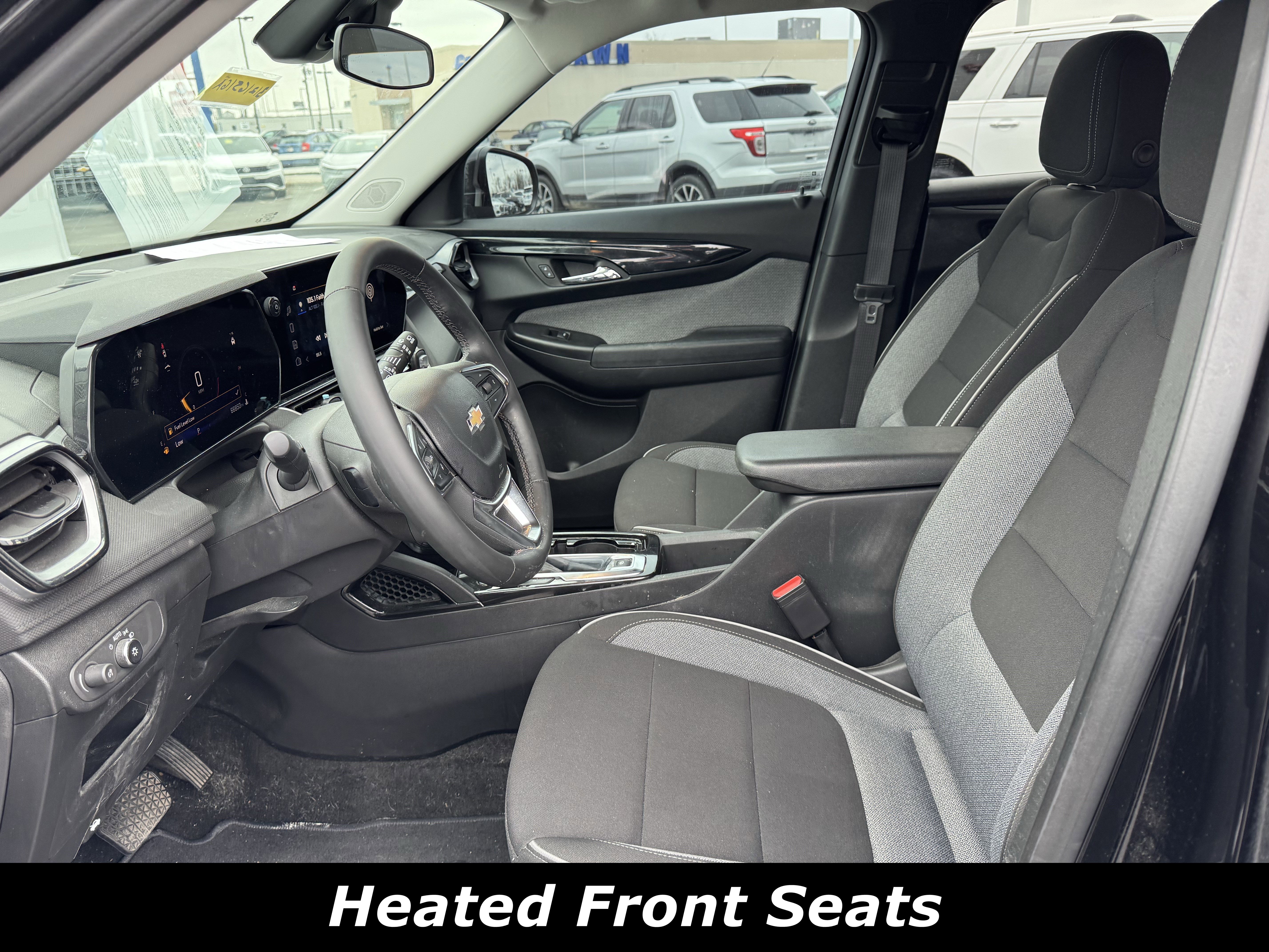 Used 2024 Chevrolet TrailBlazer LT w/ LT Cold Weather Package image 3