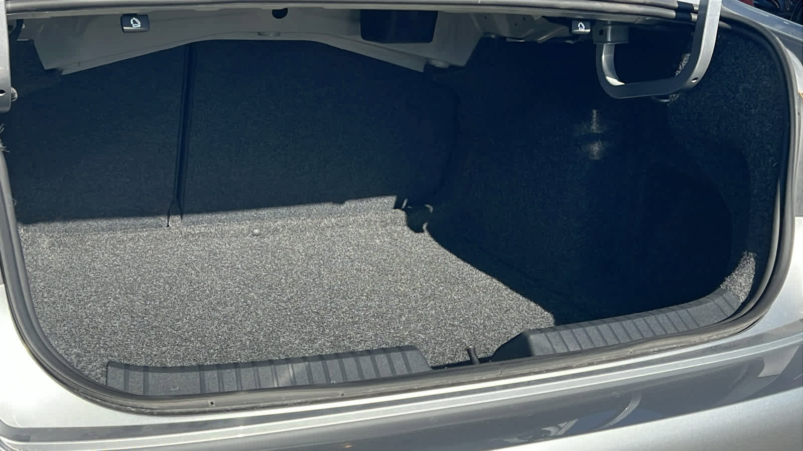 Used 2025 Volkswagen Jetta S image 27