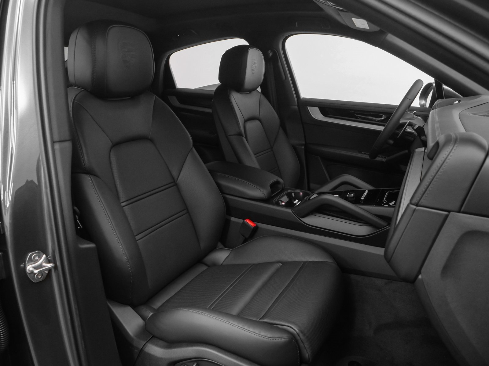 Certified 2025 Porsche Cayenne Coupe image 19