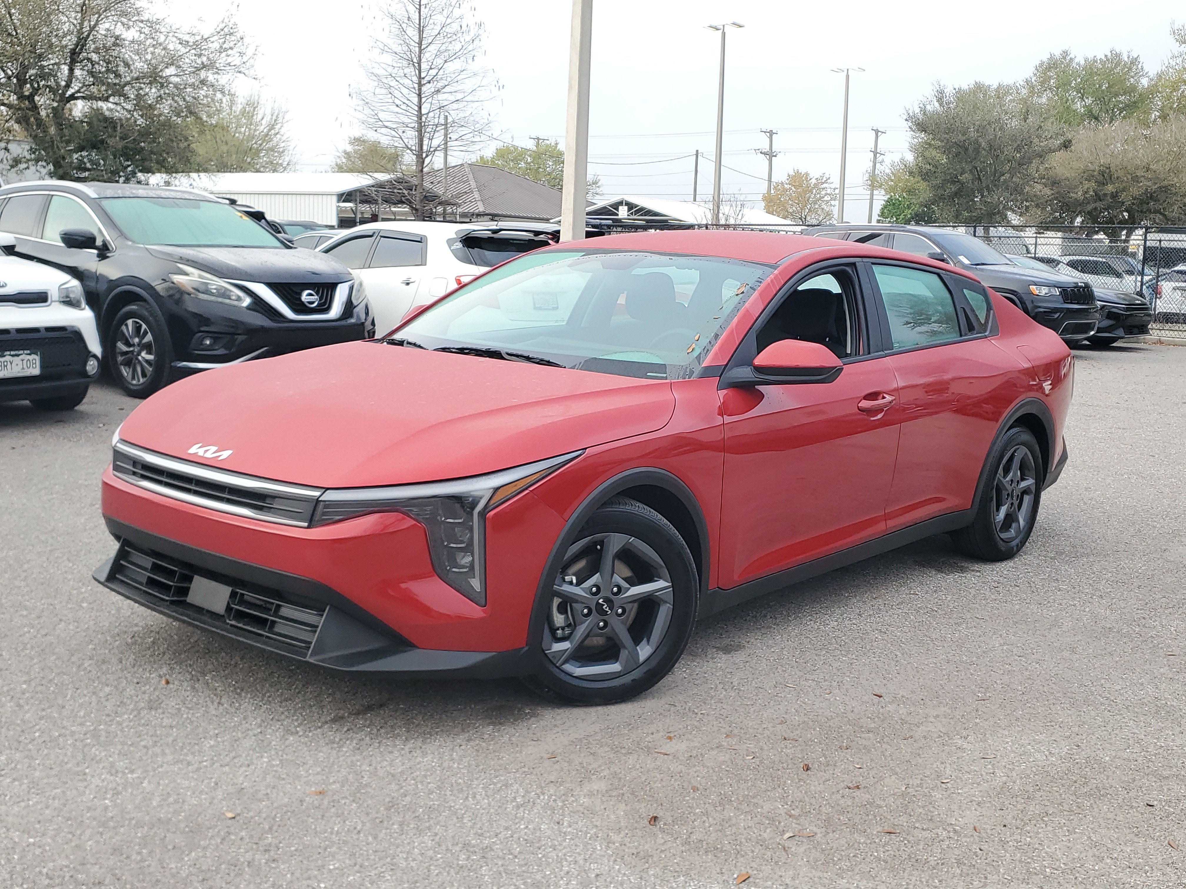 Used 2025 Kia K4 LXS image 1