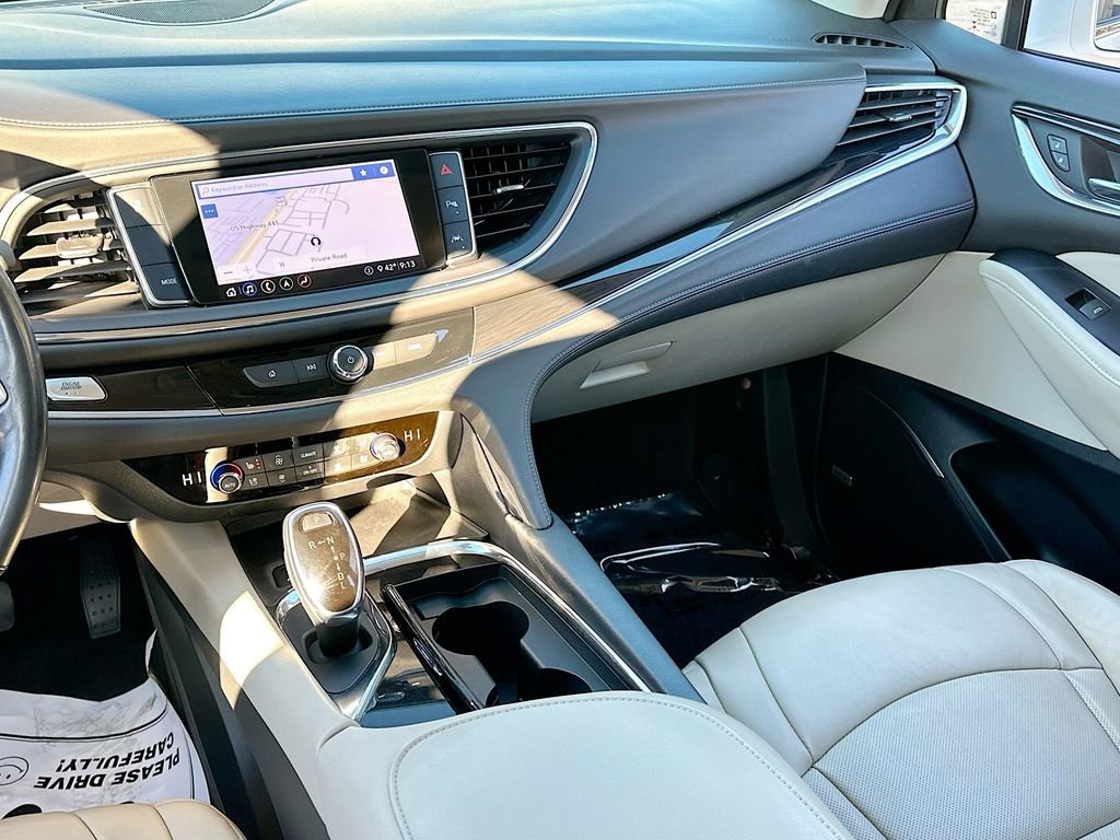 Used 2020 Buick Enclave Premium w/ Sun and Sites Package image 25