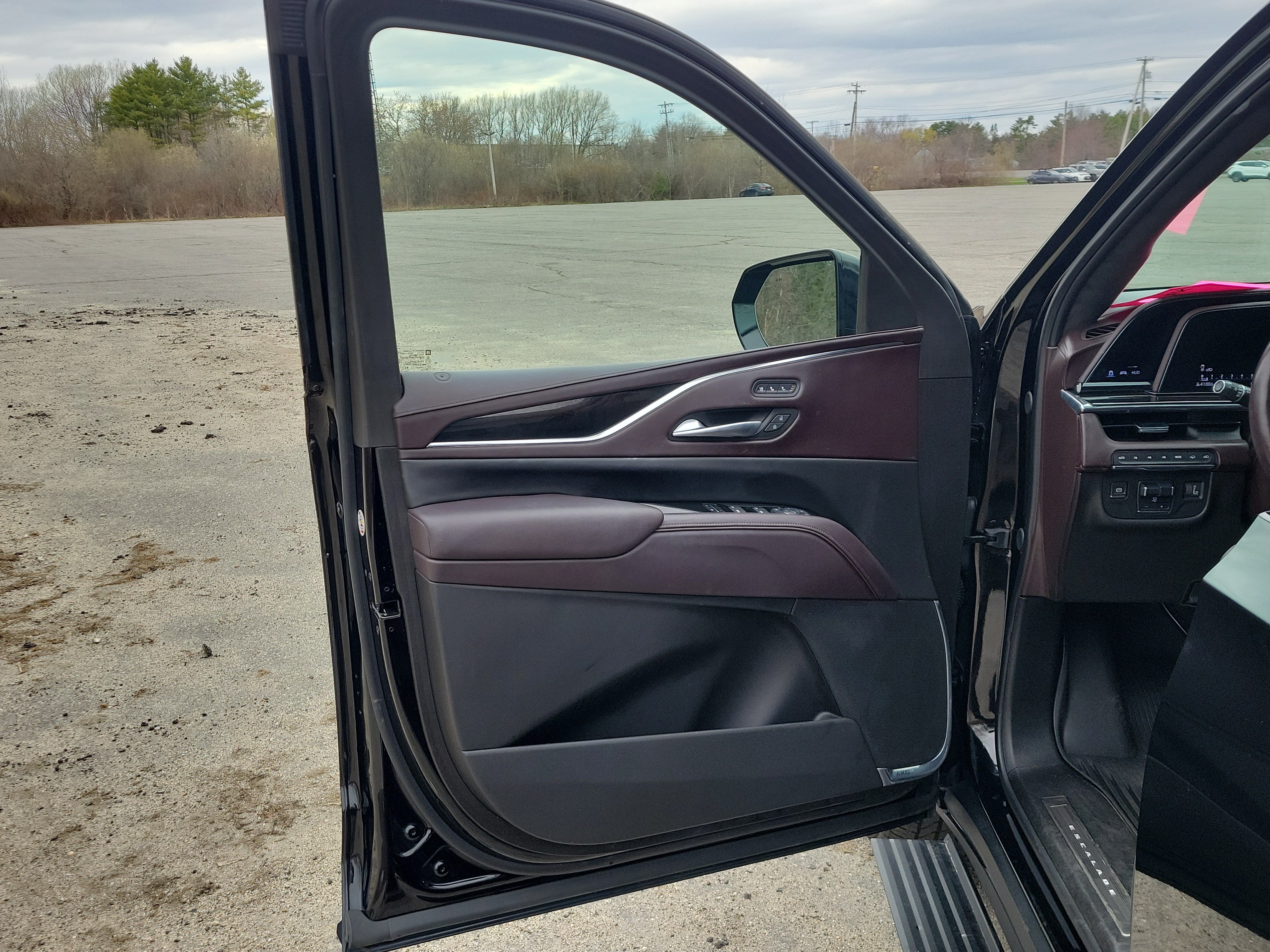 Certified 2024 Cadillac Escalade ESV Sport Platinum w/ LPO, ONYX Package AWD/4WD image 15