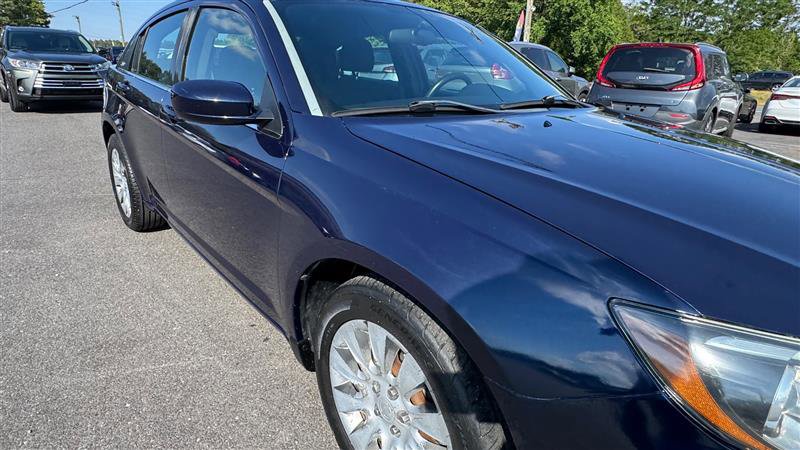 Used 2014 Chrysler 200 LX FWD image 17