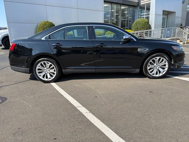 Used 2018 Ford Taurus Limited FWD image 8