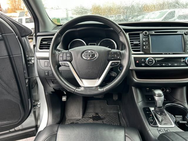 Used 2019 Toyota Highlander XLE image 13
