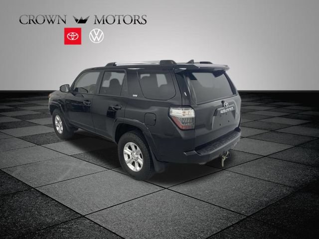 Used 2019 Toyota 4Runner SR5 AWD/4WD image 3