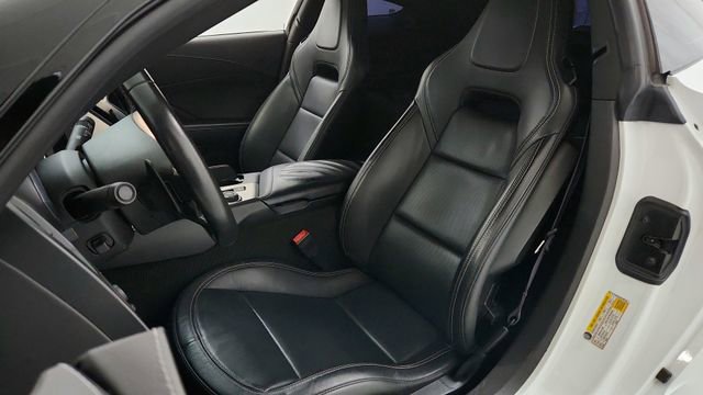 Used 2014 Chevrolet Corvette Stingray Coupe image 19