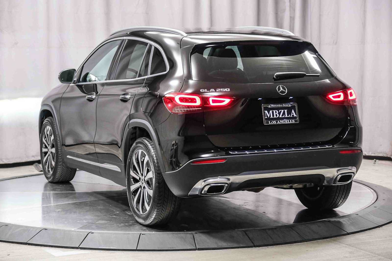 Certified 2023 Mercedes-Benz GLA 250 image 2