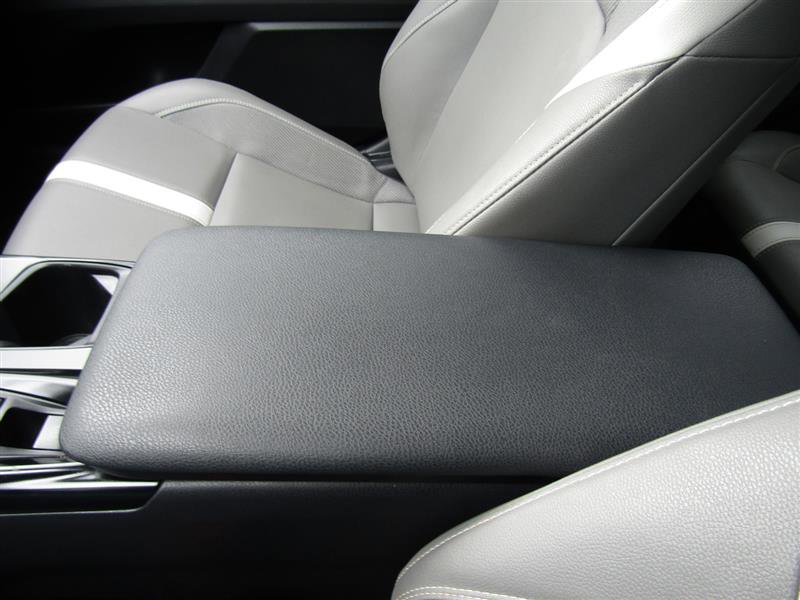 Used 2025 Toyota Camry SE image 25