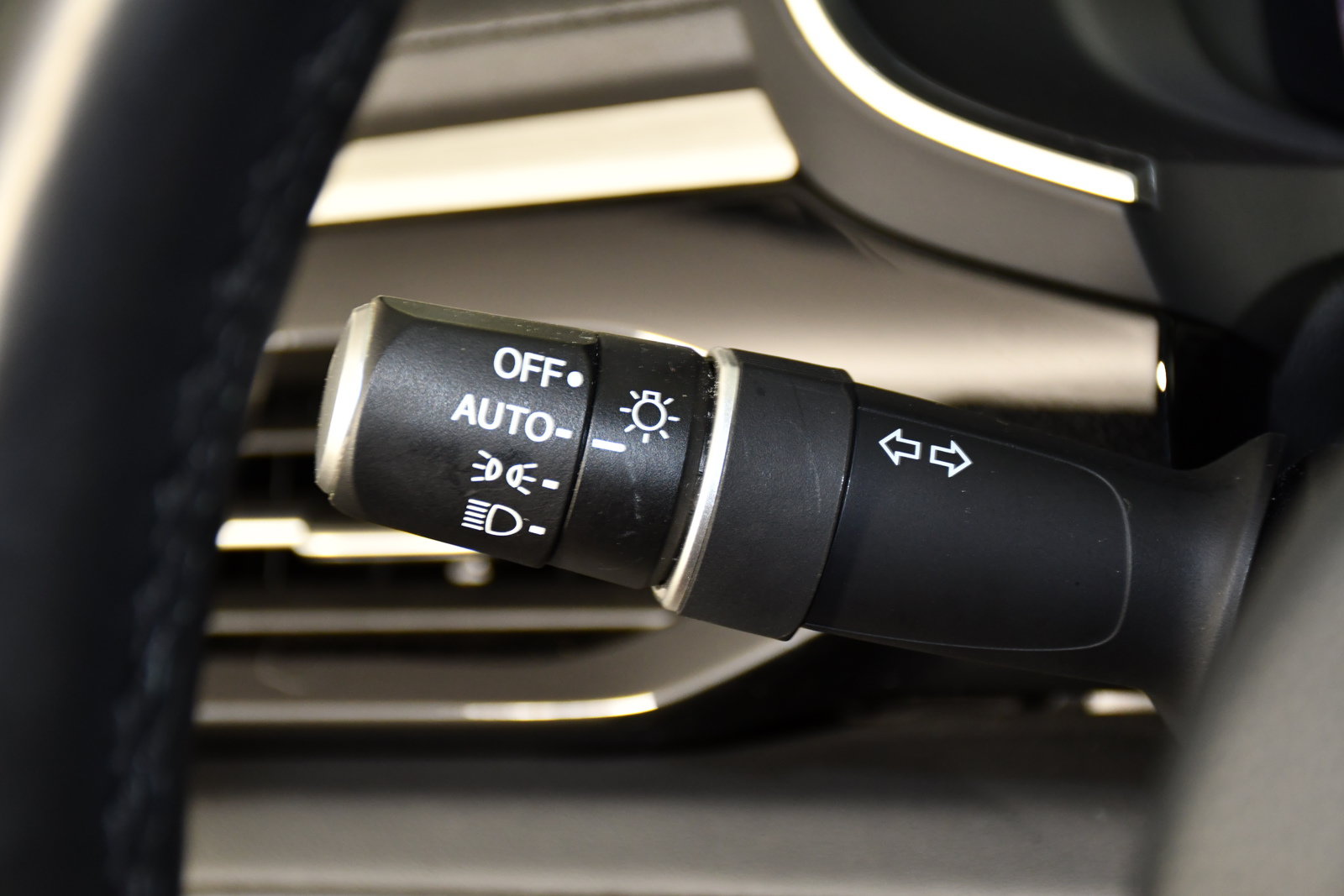 Certified 2025 Acura MDX w/ Technology Package AWD/4WD image 22