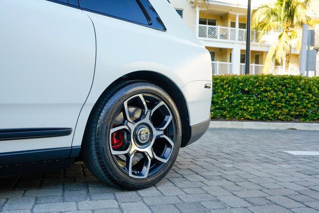 Used 2023 Rolls-Royce Cullinan Black Badge w/ Driver's Package image 44