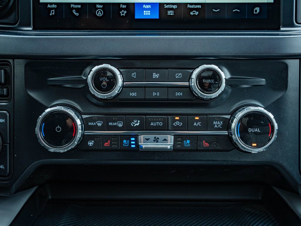 Used 2024 Ford F350 Limited w/ FX4 Off-Road Package AWD/4WD image 32