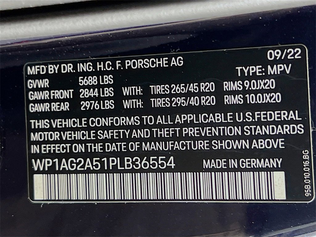 Certified 2023 Porsche Macan S image 34