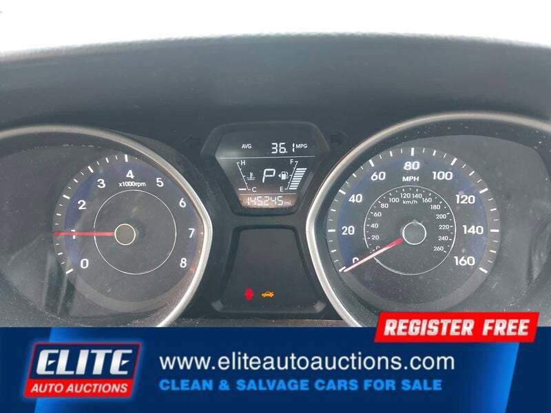 Used 2015 Hyundai Elantra SE FWD image 14