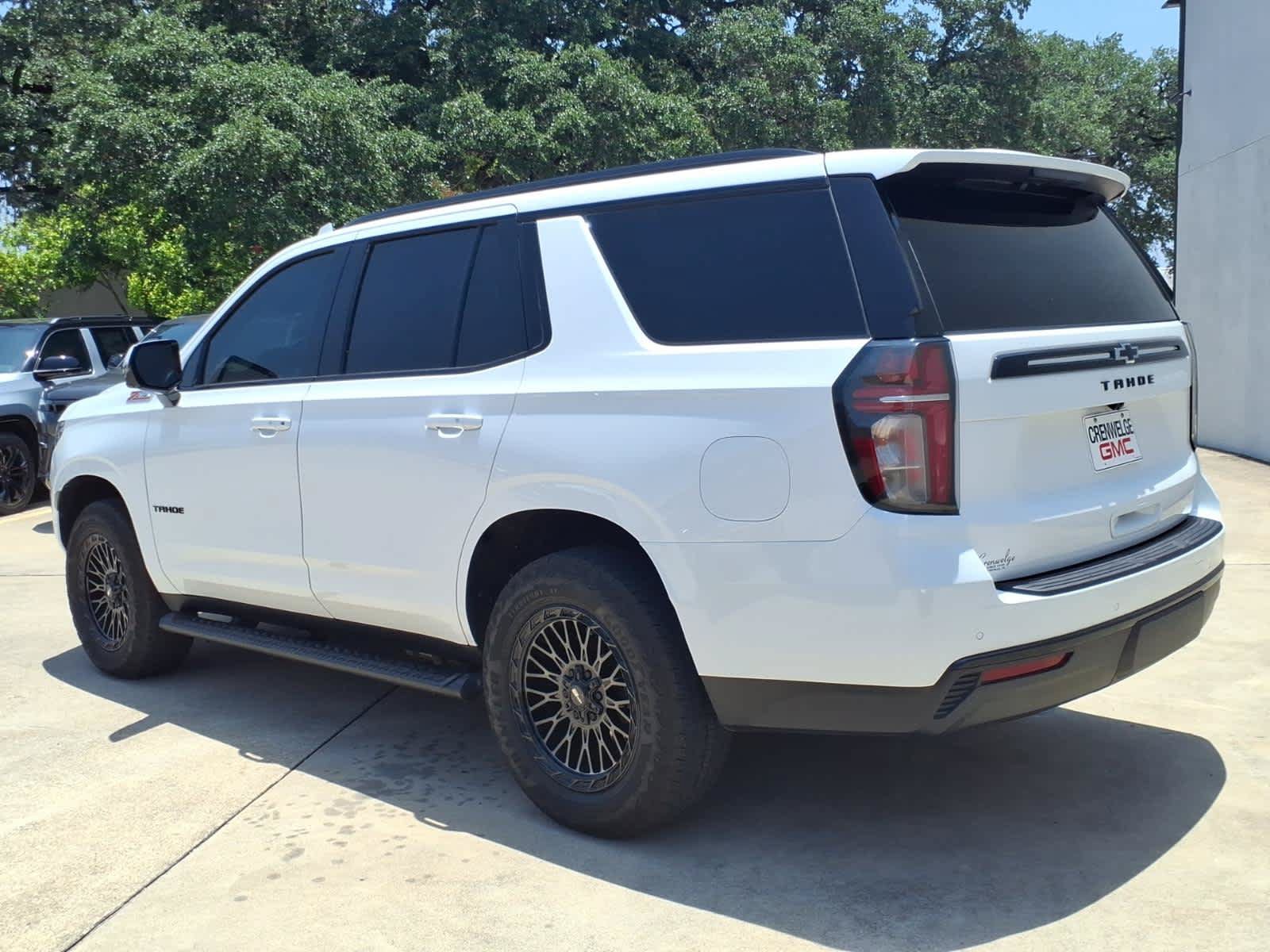 Certified 2024 Chevrolet Tahoe Z71 w/ Luxury Package AWD/4WD image 24