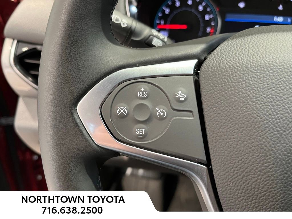 Used 2023 Chevrolet Traverse LT image 9