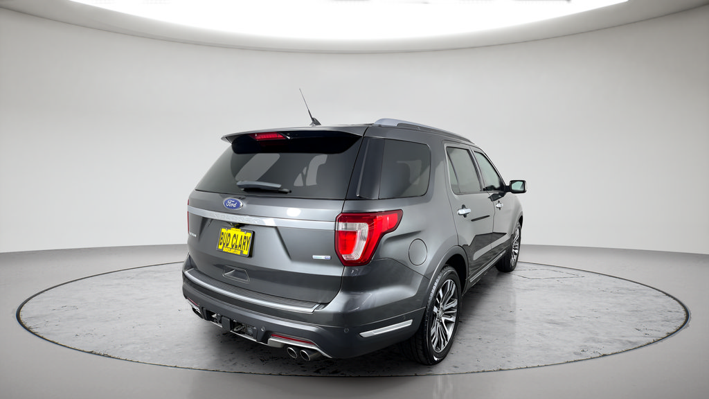 Used 2018 Ford Explorer Platinum AWD/4WD image 3