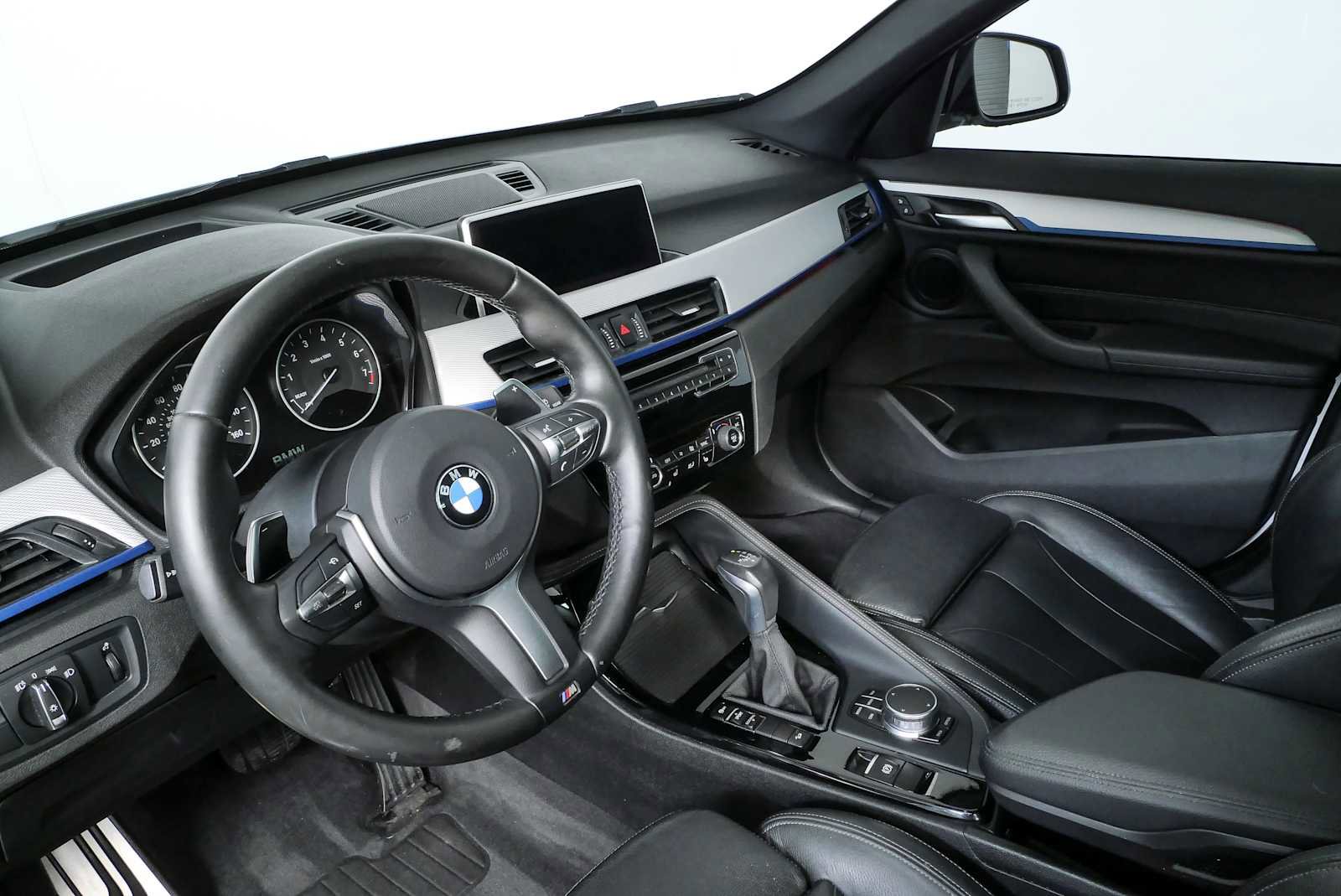 Used 2018 BMW X1 xDrive28i w/ M Sport Package AWD/4WD image 4