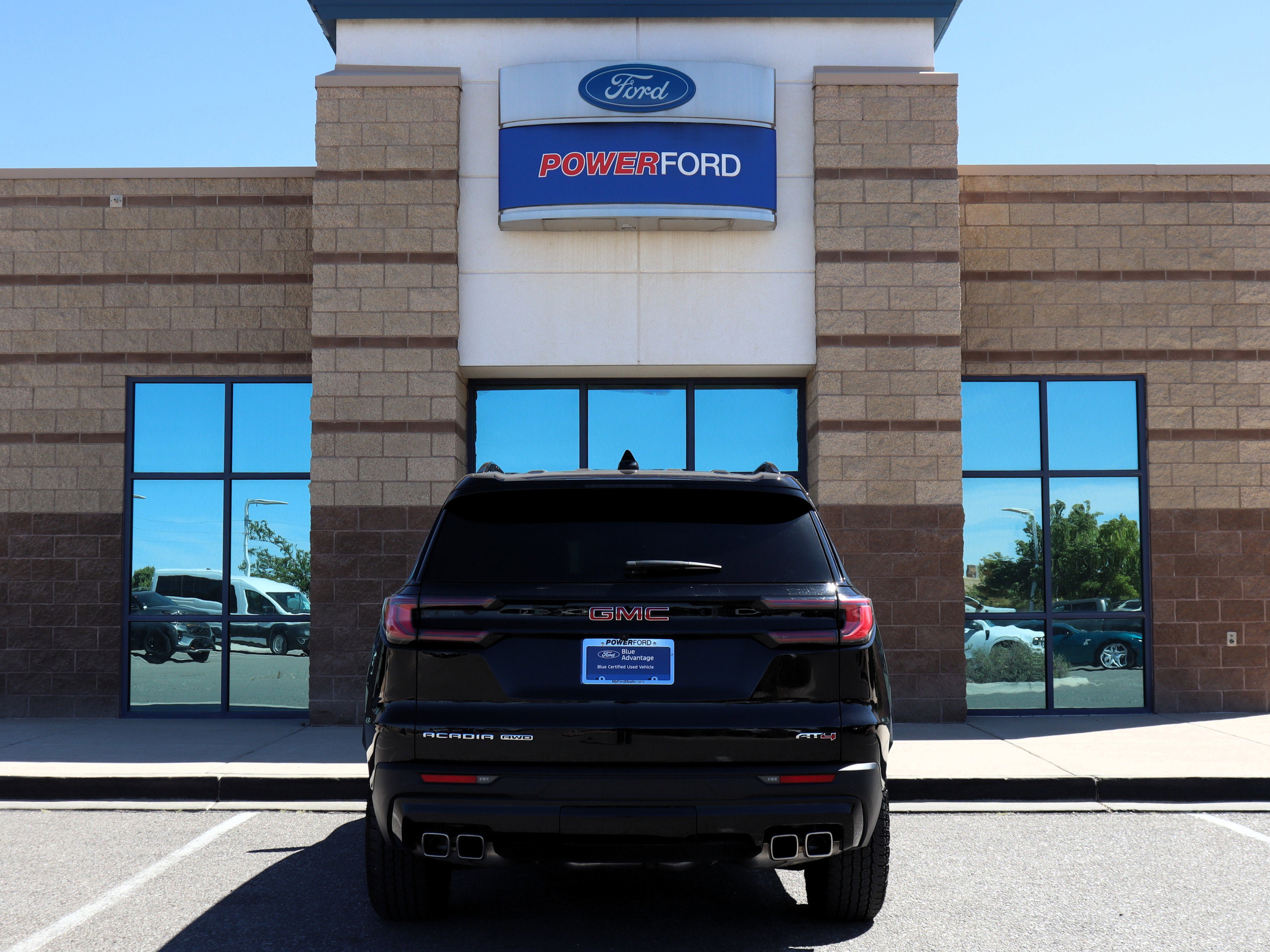 Used 2024 GMC Acadia AT4 w/ Luxury Package AWD/4WD image 7