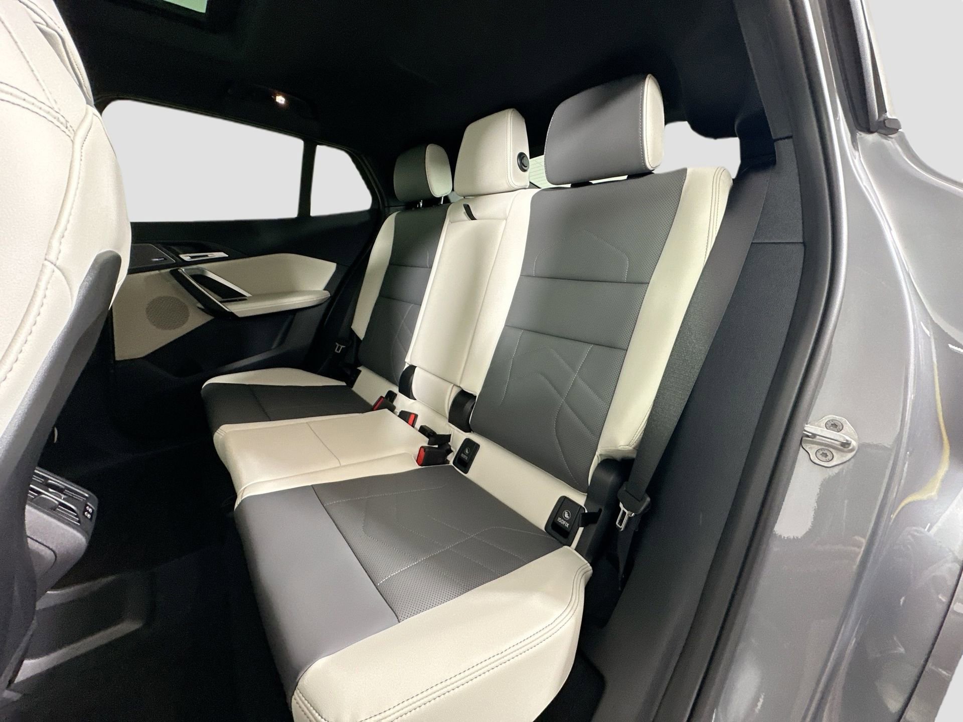 New 2026 BMW X2 xDrive28i w/ Technology Package image 25