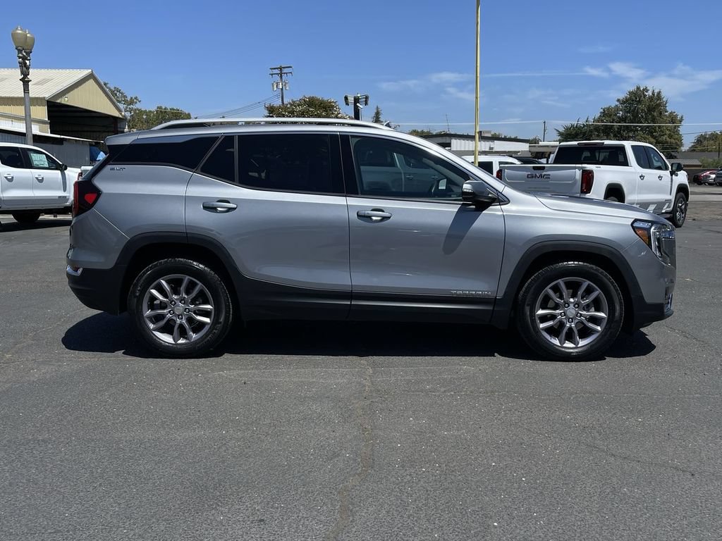 Certified 2024 GMC Terrain SLT FWD image 35