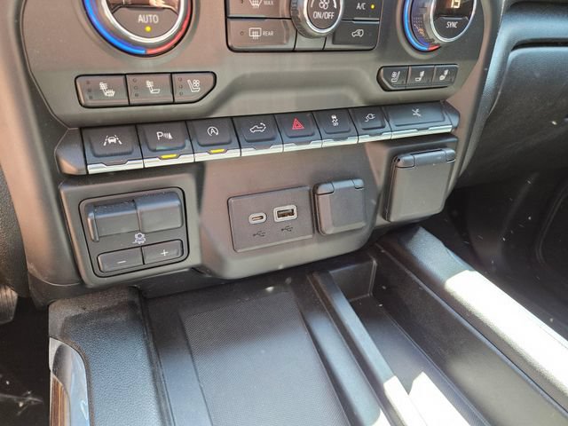 Used 2019 Chevrolet Silverado 1500 High Country w/ Technology Package AWD/4WD image 32