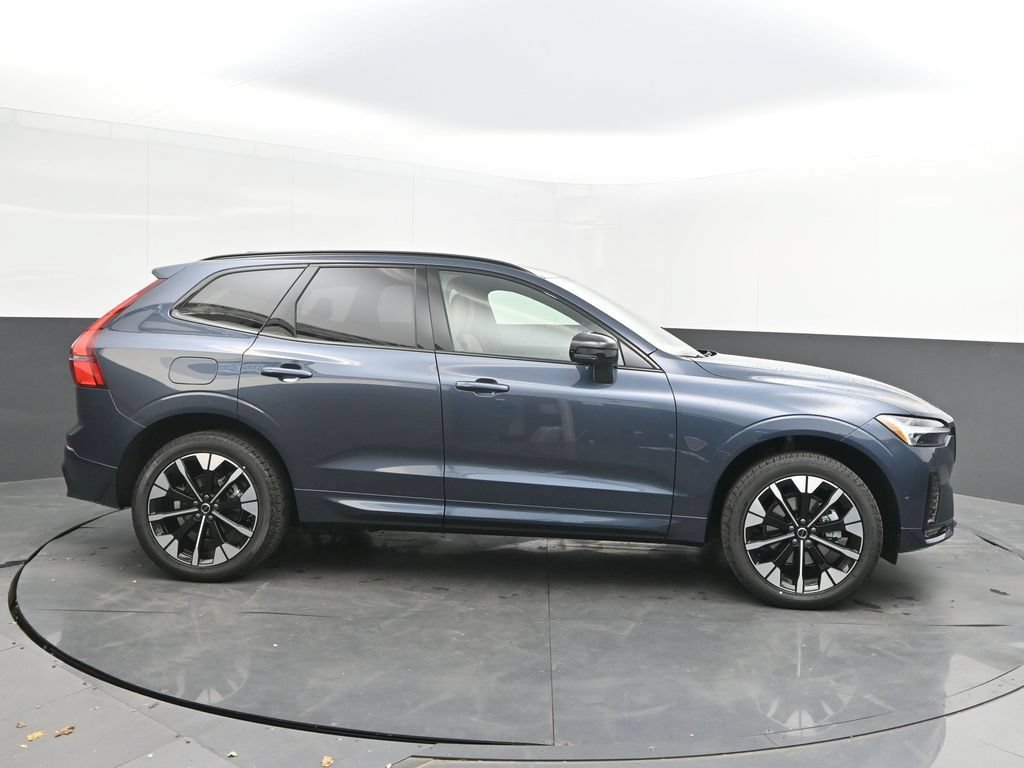 New 2026 Volvo XC60 B5 Plus w/ Protection Package Premier AWD/4WD image 8
