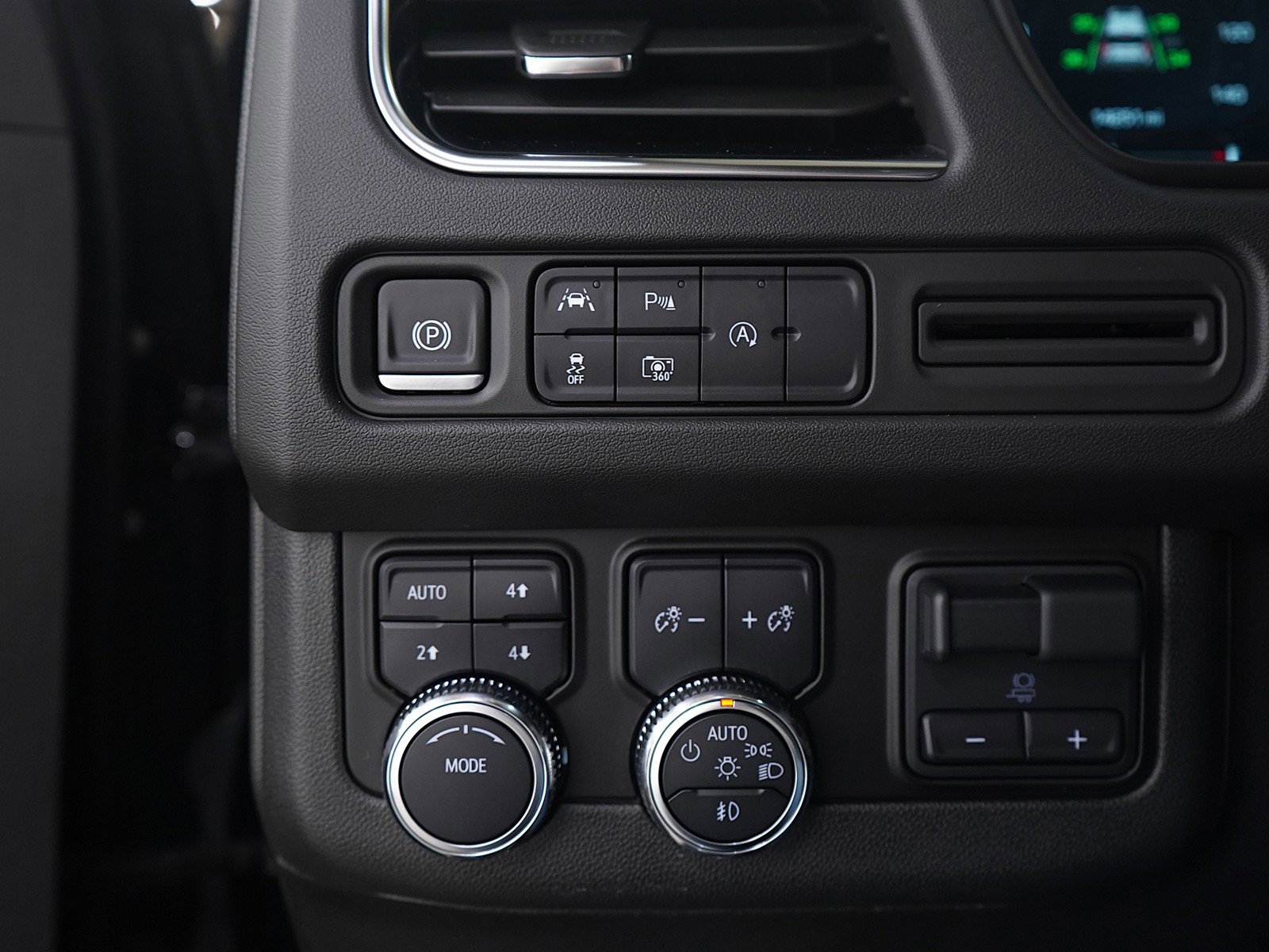 Used 2024 GMC Yukon SLT w/ SLT Luxury Package image 30