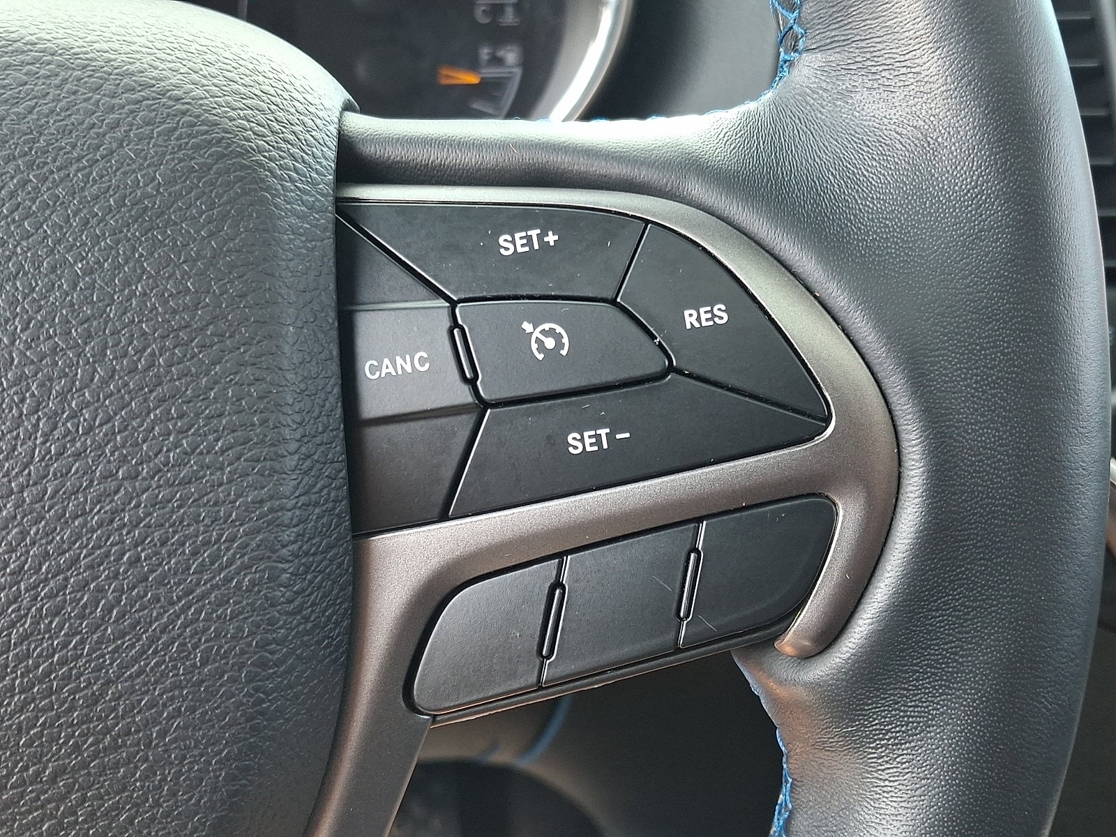 Used 2019 Jeep Grand Cherokee Laredo AWD/4WD image 23