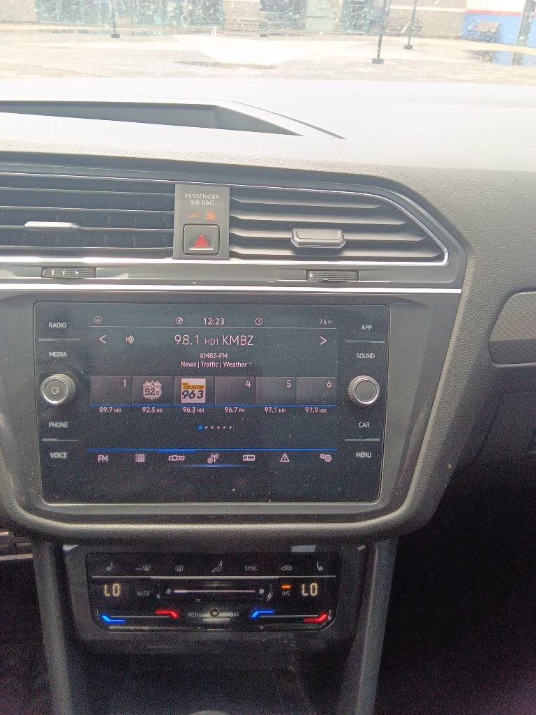 Used 2022 Volkswagen Tiguan SE R-Line FWD image 12