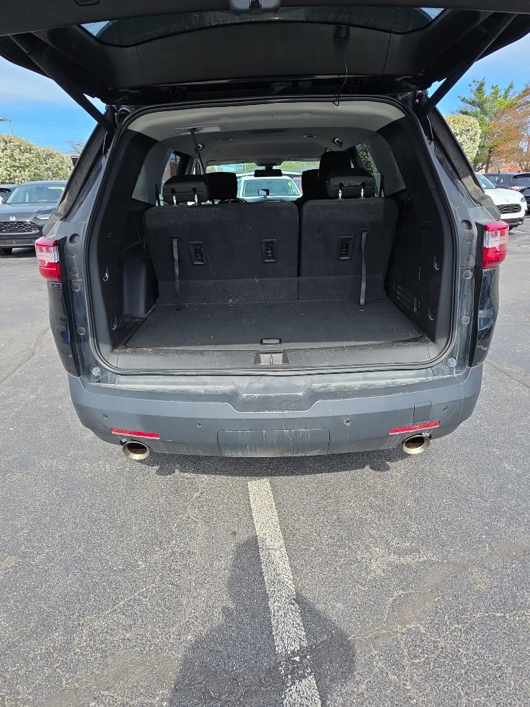 Used 2018 Chevrolet Traverse LT w/ LPO, Black Accent Package AWD/4WD image 27