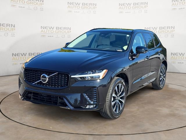 Used 2025 Volvo XC60 B5 Core AWD/4WD image 1