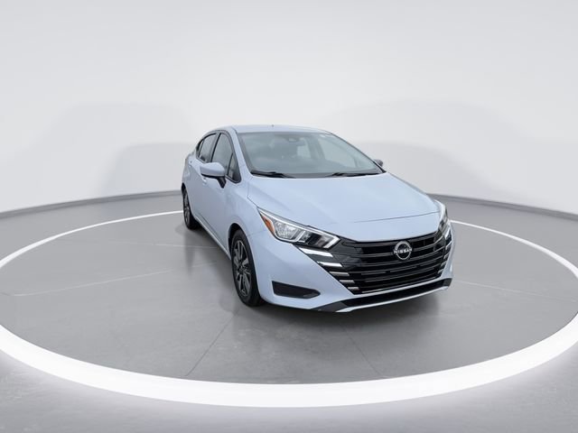 Used 2024 Nissan Versa SV image 2