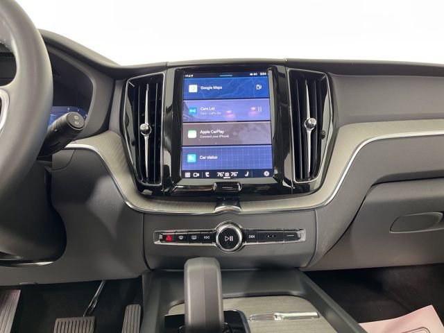 Used 2025 Volvo XC60 B5 Plus image 24