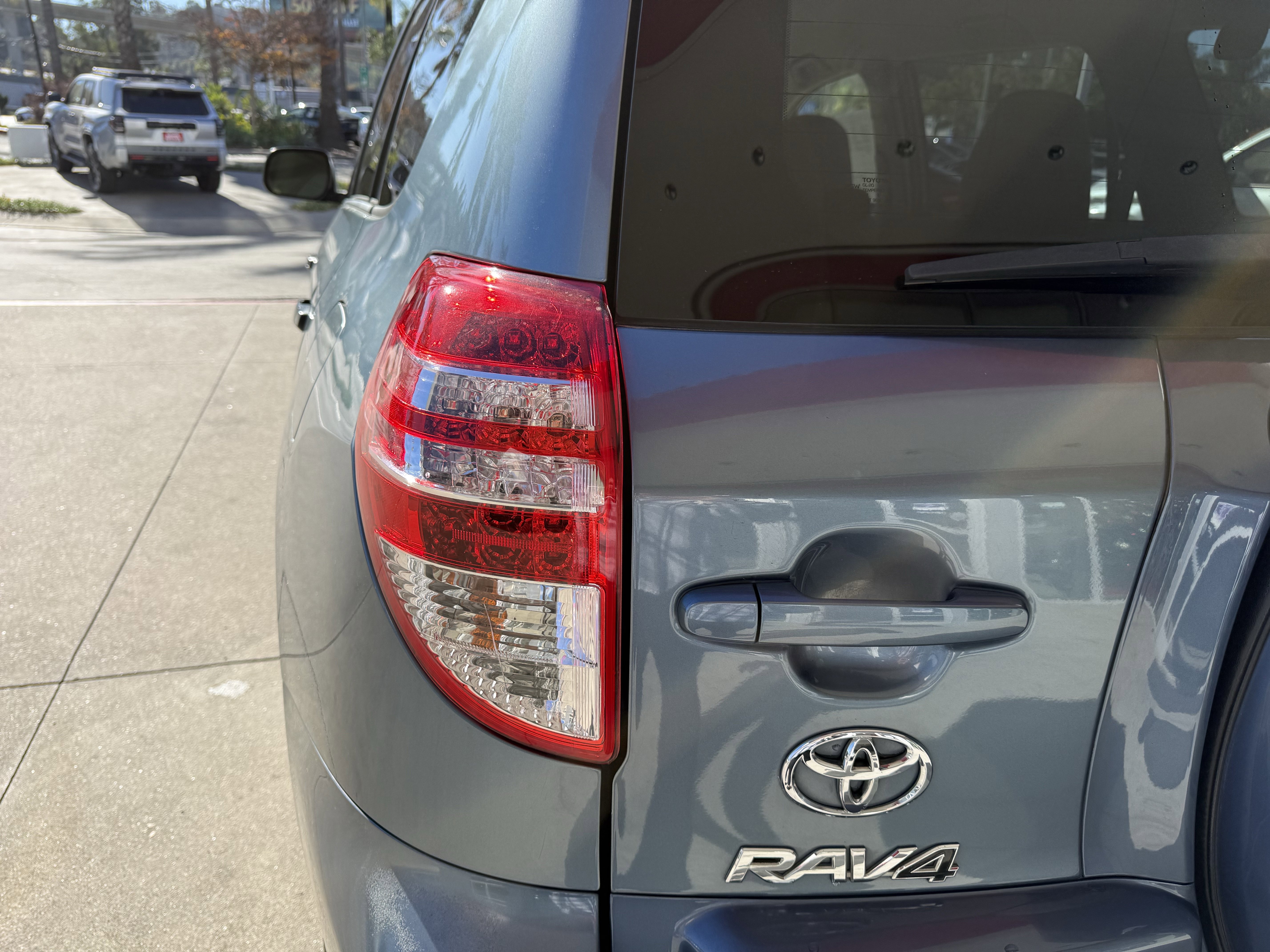 Used 2012 Toyota RAV4 FWD w/ 3rd Row image 30